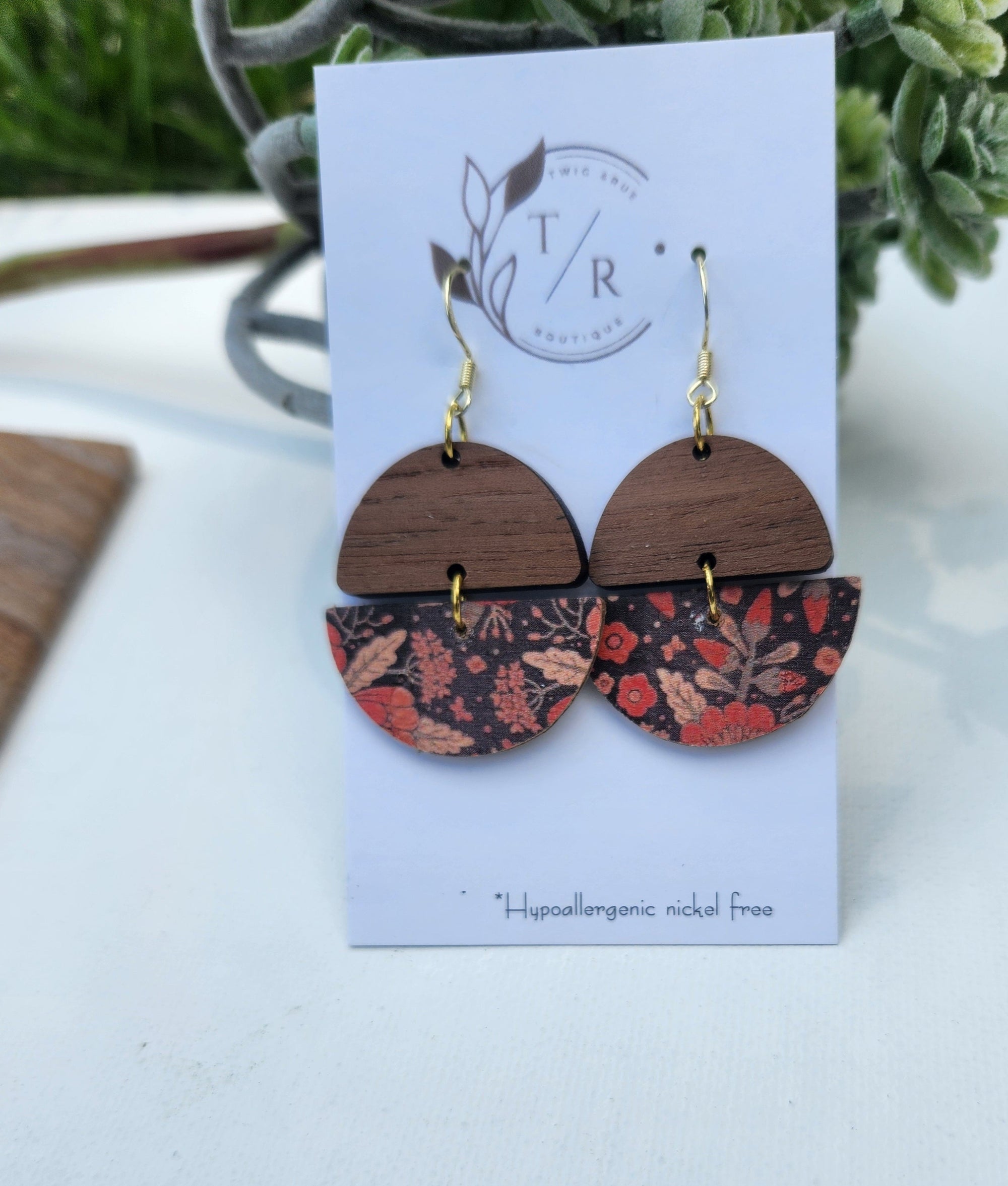 Ellis| Genuine leather and wood dangles
