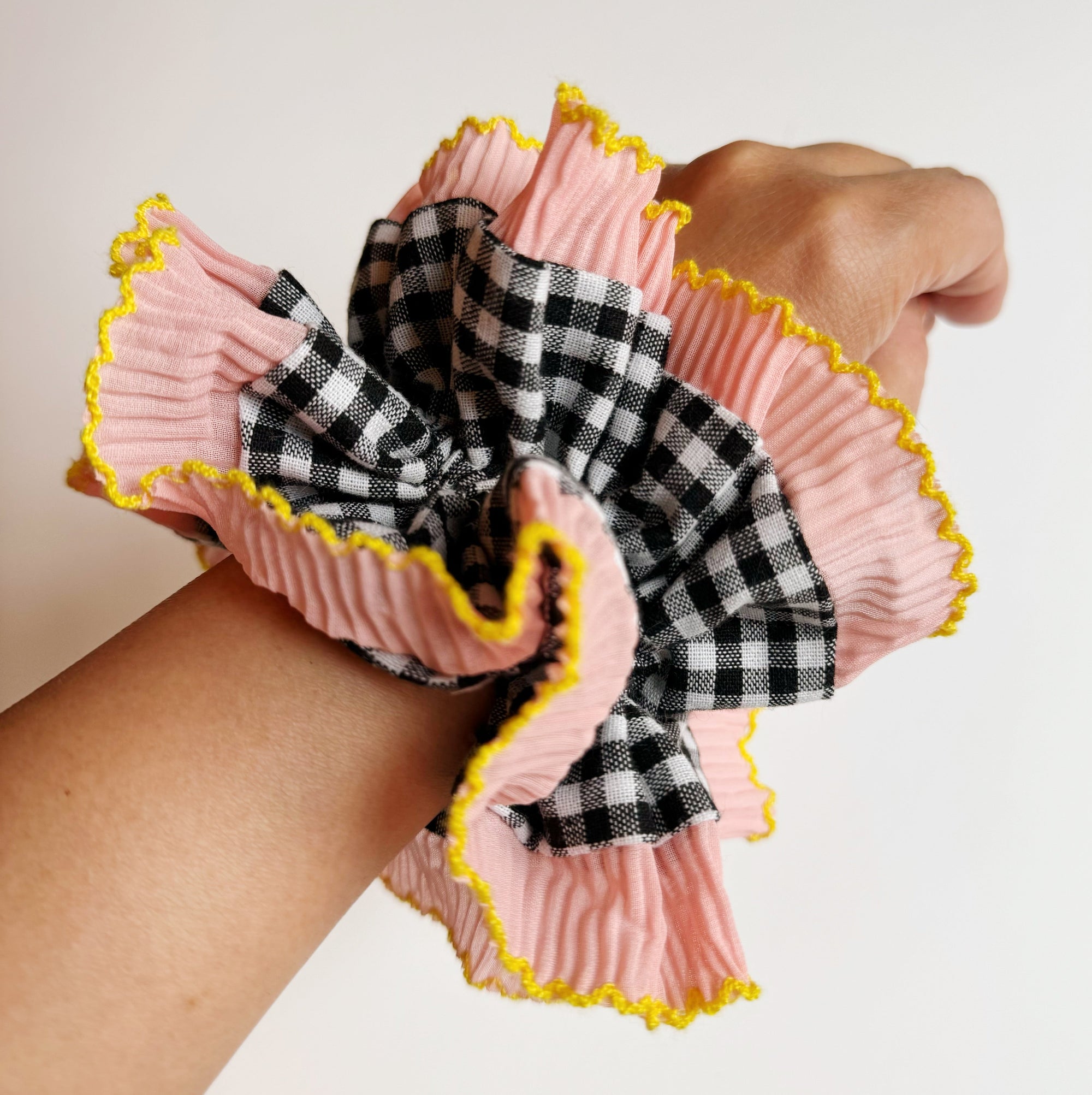 Pleats Frilled Gingham Hair Scrunch-2