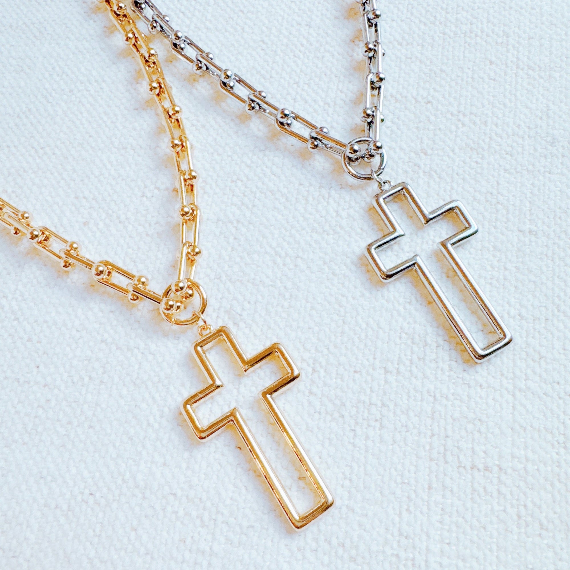 Stylish Cross Pendant U Chain Necklace-0