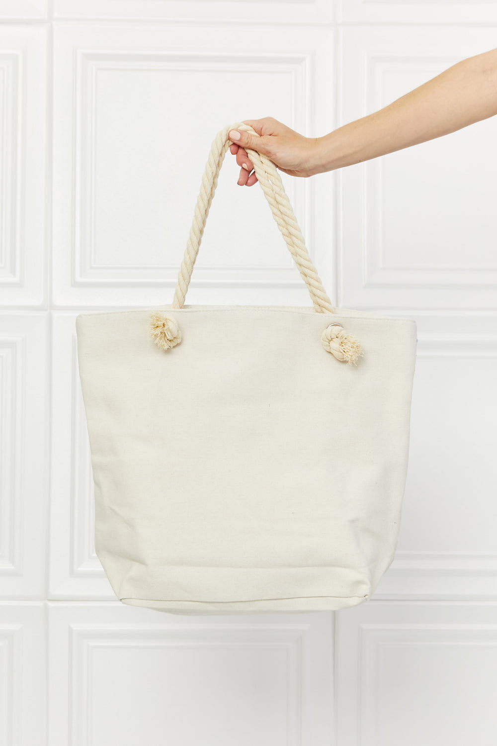 Justin Taylor Picnic Date Tassle Tote Bag-4