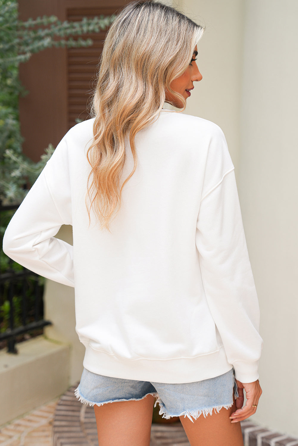 White Fall Bow Pumpkin Round Neck Graphic Sweatshirt