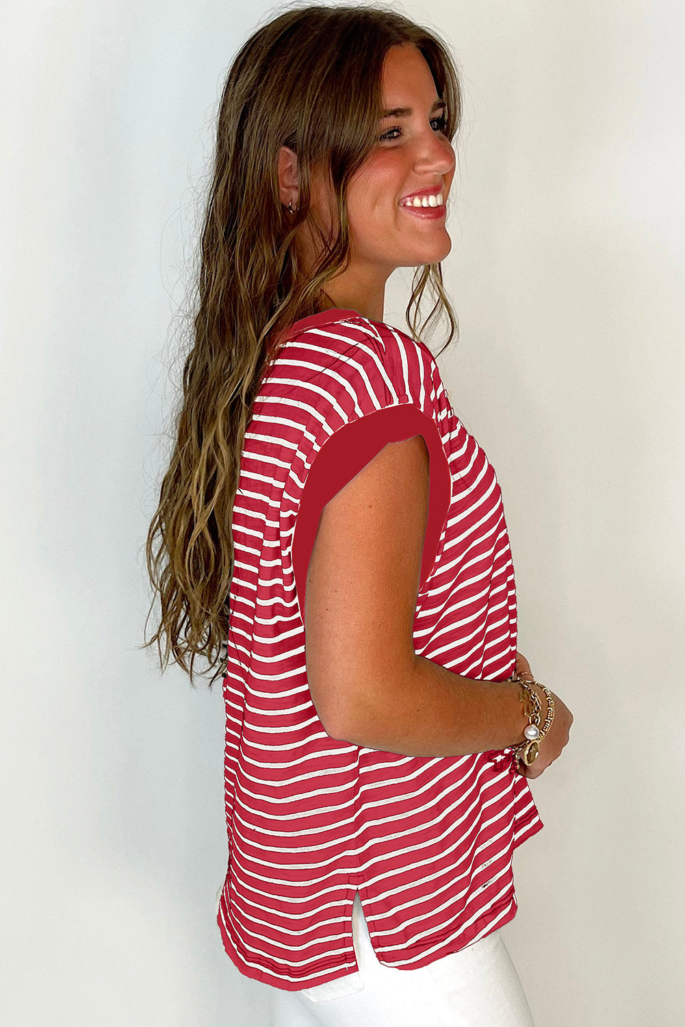 Red Stripe Chest Pocket Patch Round Neck Sleeveless Tee