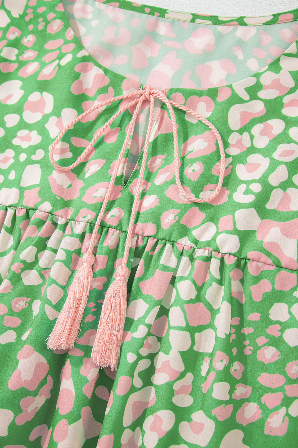 Green Plus Size Leopard Tassel Tie Split Neck Puff Sleeve Blouse