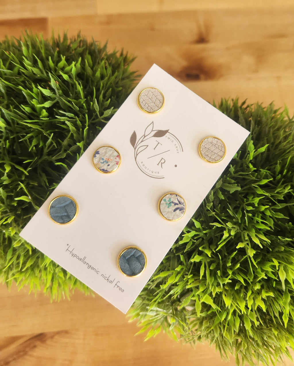 Triple Leather button sets