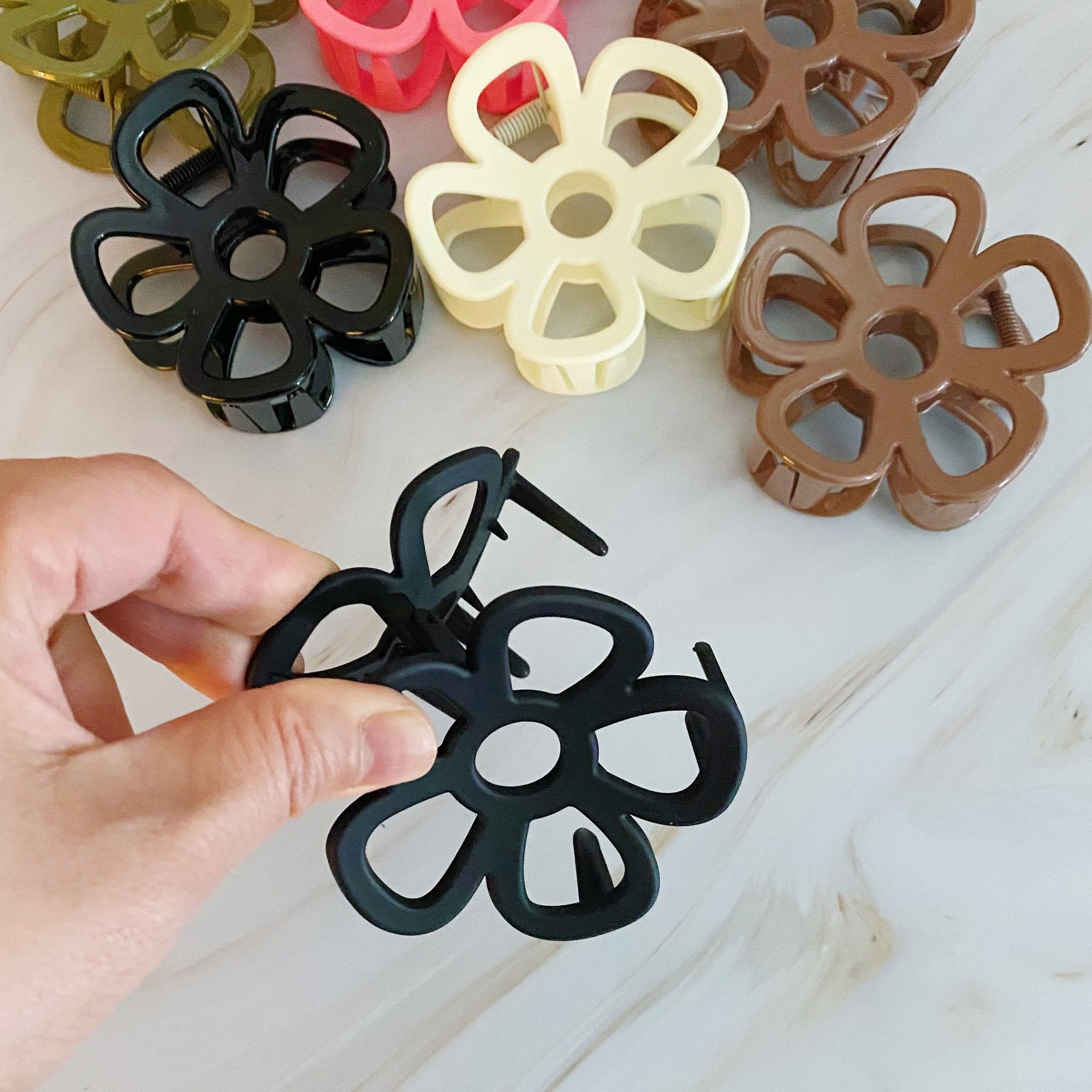 Anemone Flower Hair Claw Set Of 3-1