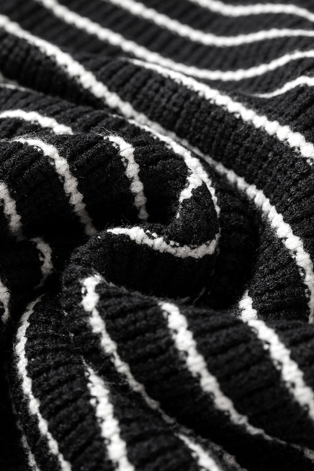 Black Stripe Turn-down Collar Sleeveless Knitted Top