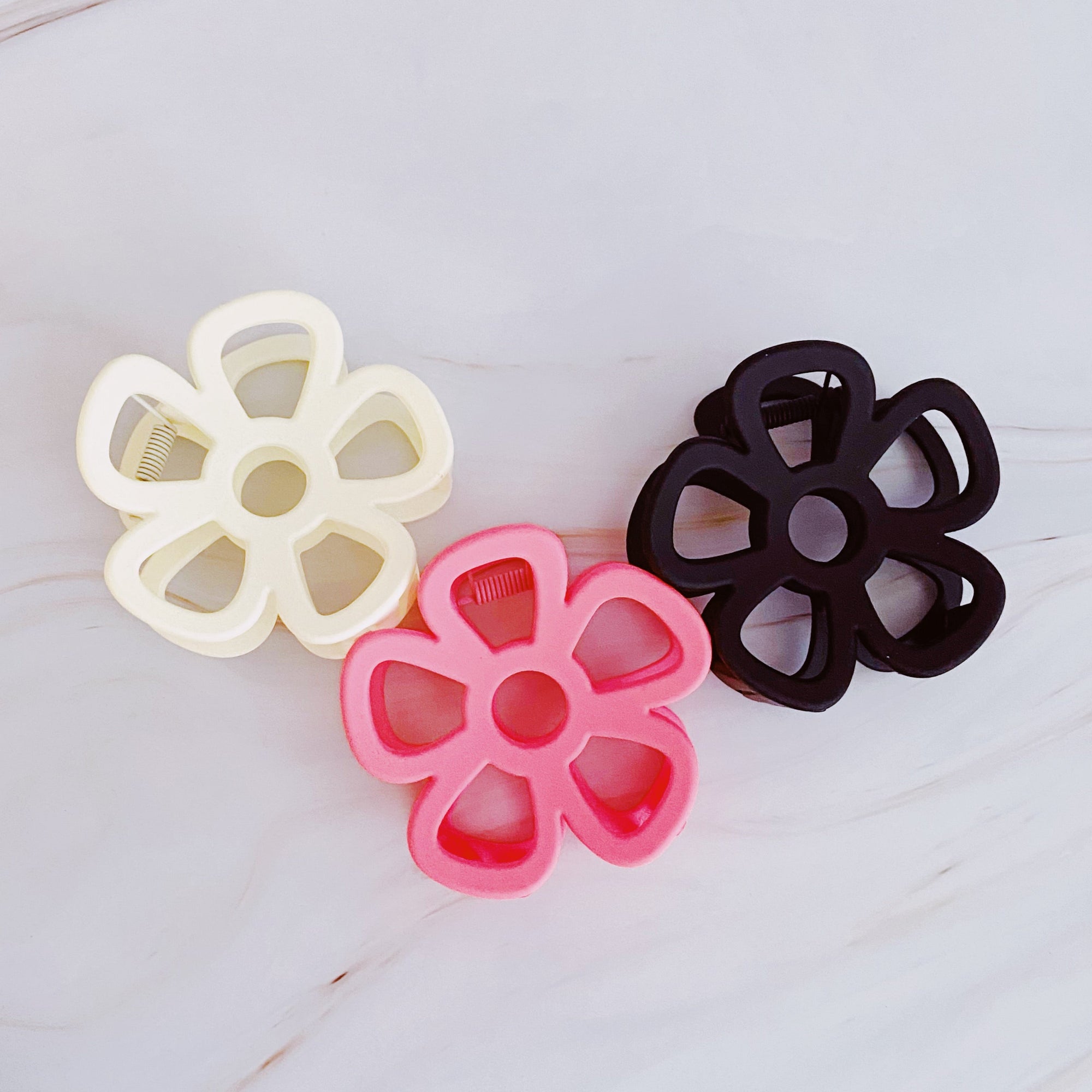 Anemone Flower Hair Claw Set Of 3-4