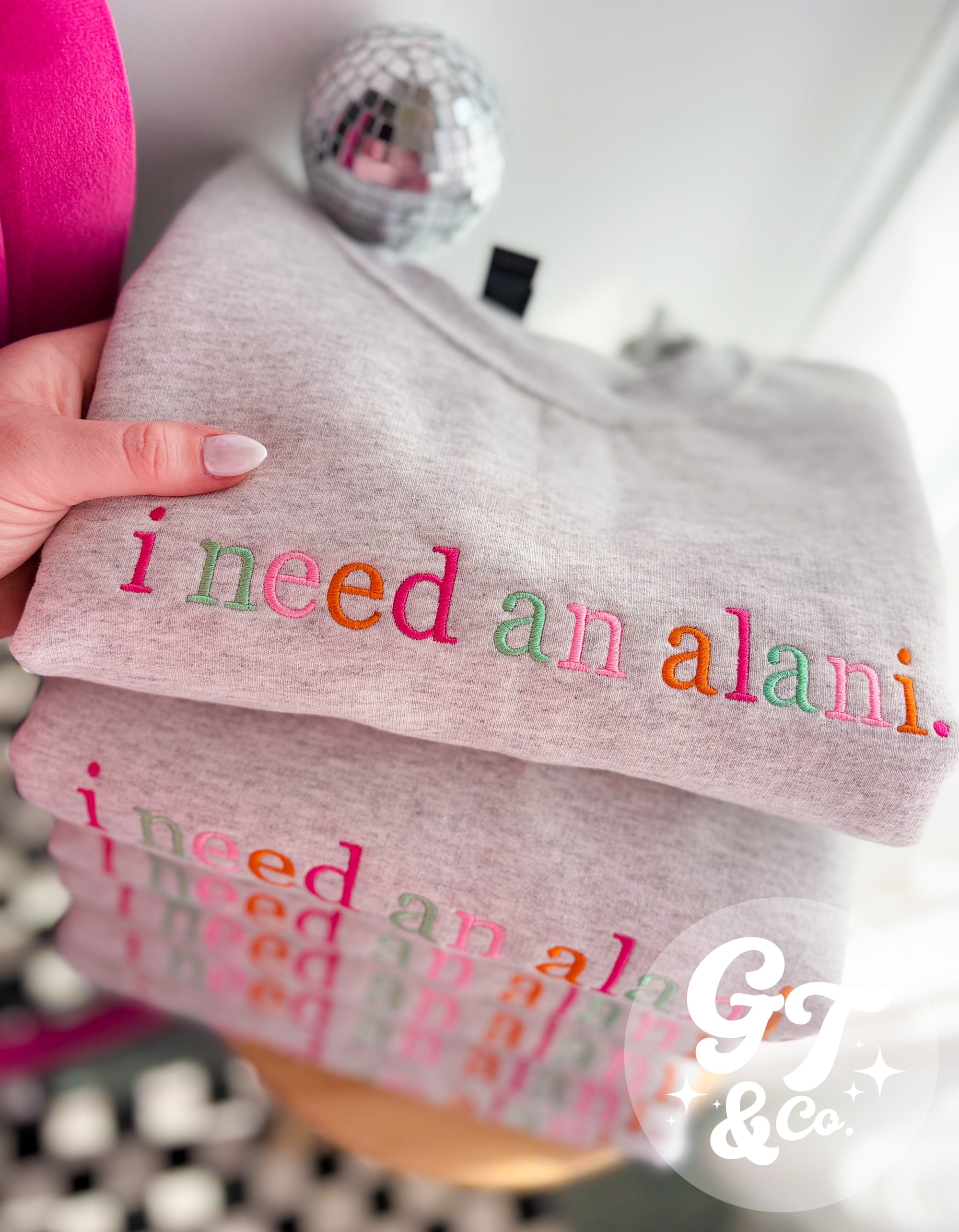 i need an alani Crewneck *MADE TO ORDER 10-15 BIZ DAYS*