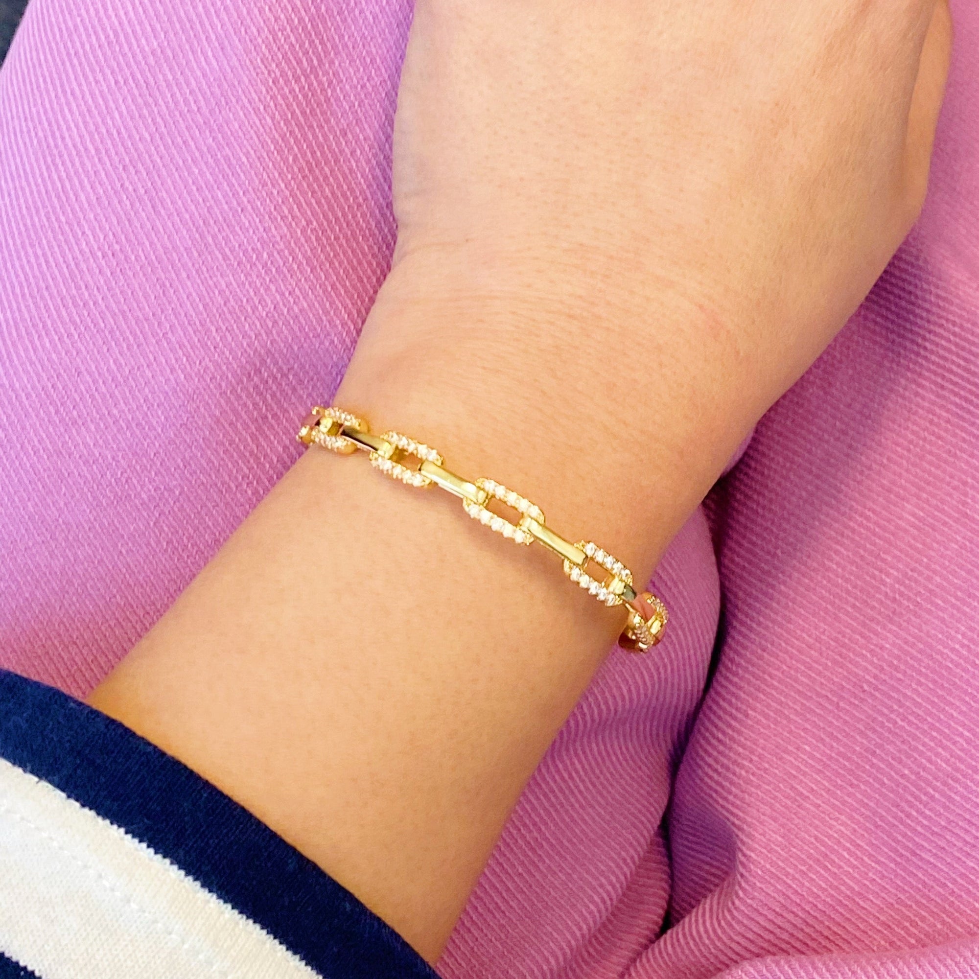 Alternatively Linked Open Bangle Bracelet-2