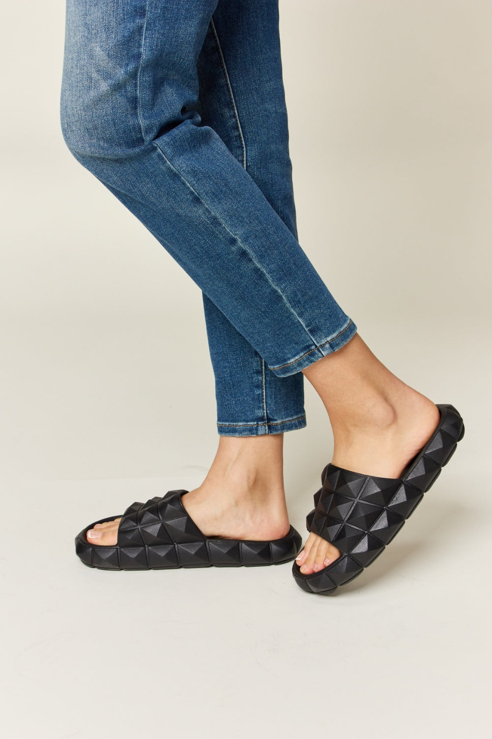 WILD DIVA Pyramid Stud Toe Band Footbed Sandals-4