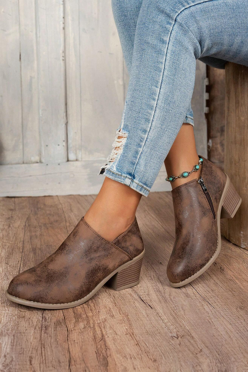 Tulip Opening Suede Ankle Boots-2