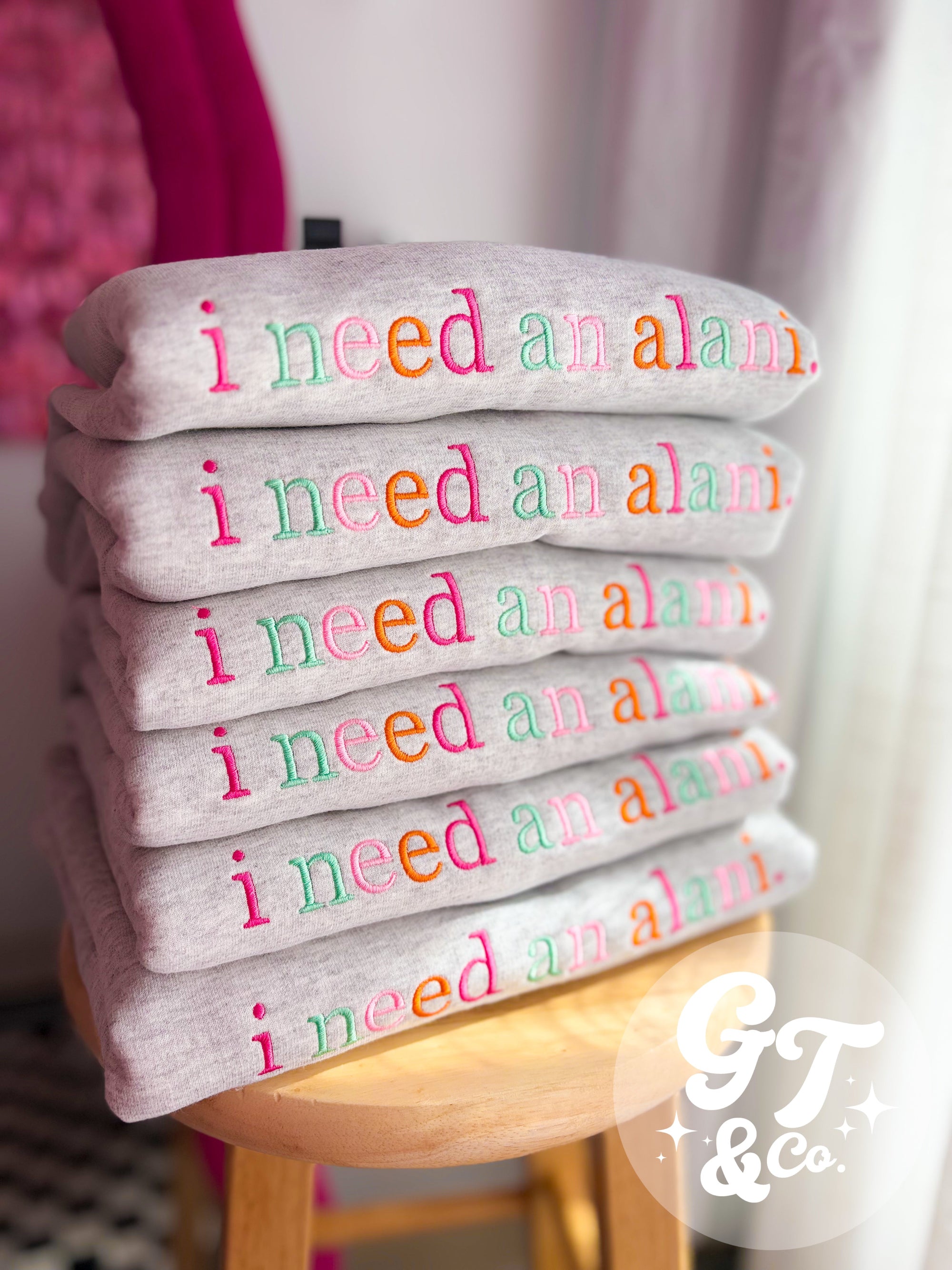 i need an alani Crewneck *MADE TO ORDER 10-15 BIZ DAYS*