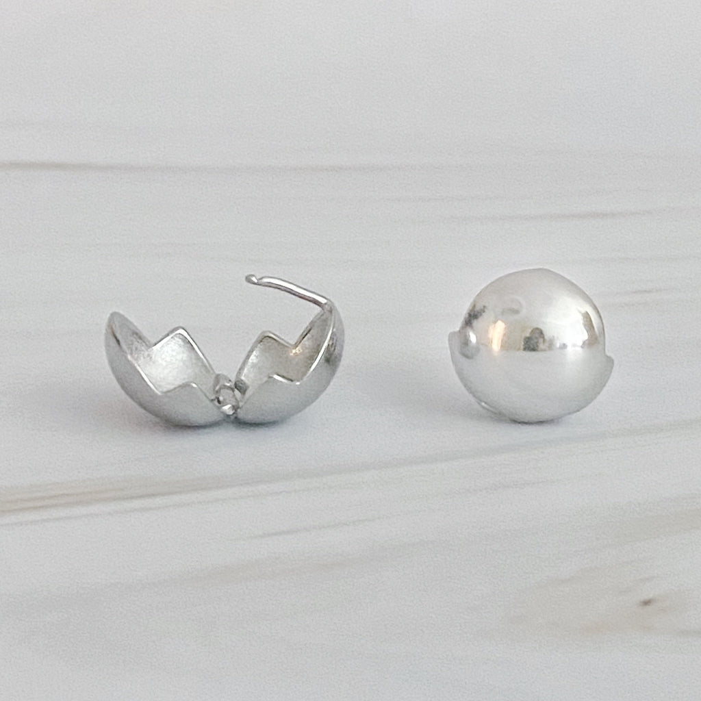 Seamlessly Round Stud Hoop Earrings-3