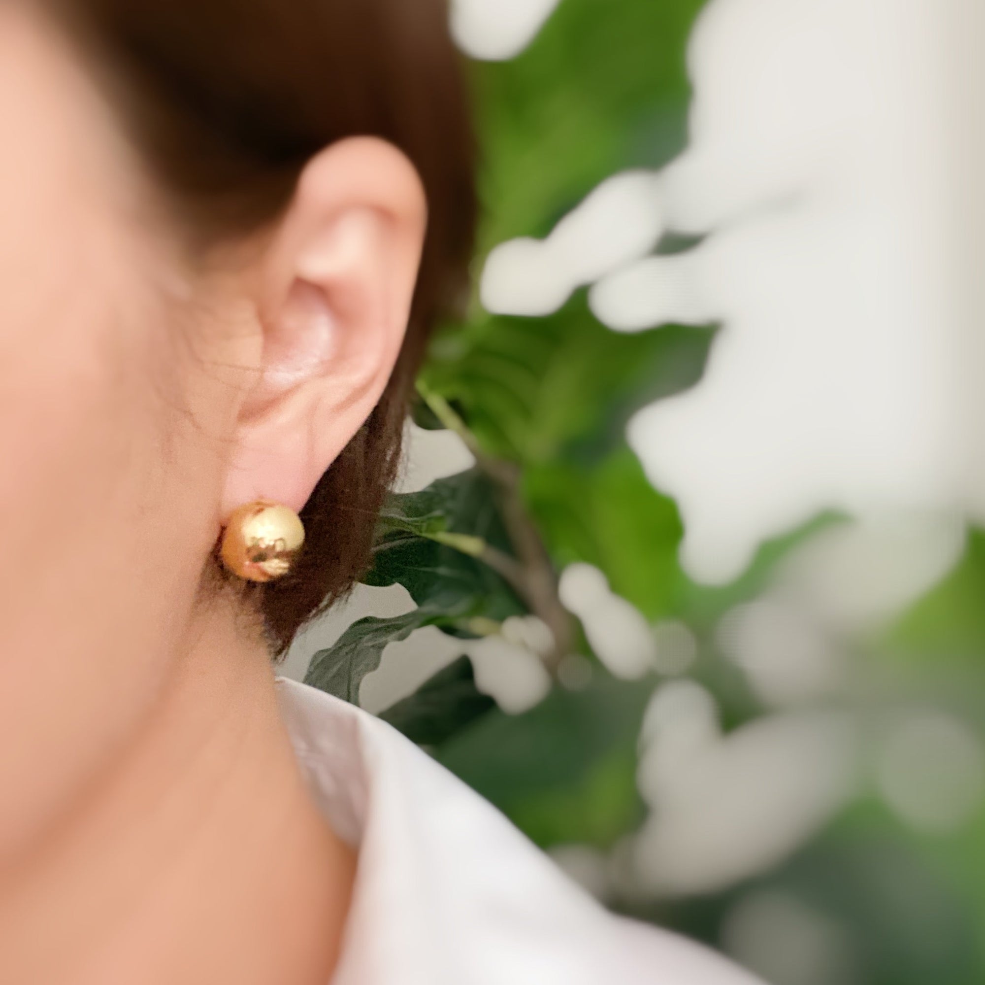 Seamlessly Round Stud Hoop Earrings-1