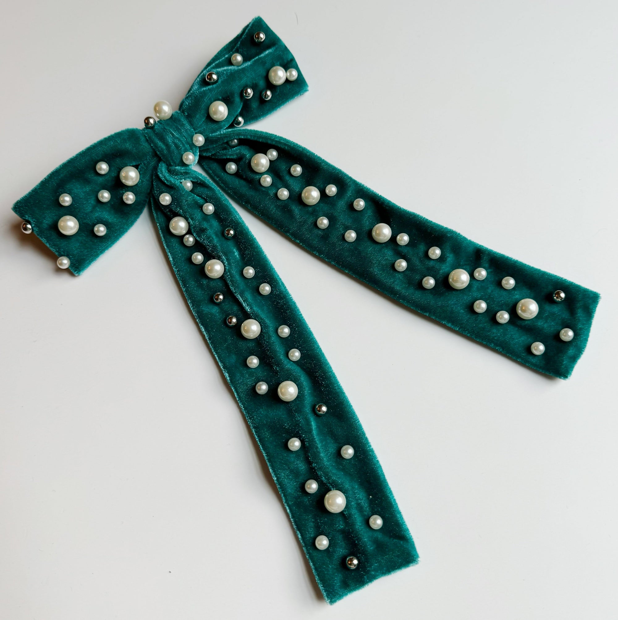 Pearl Throwed Velvet Bow Hair Clip-3