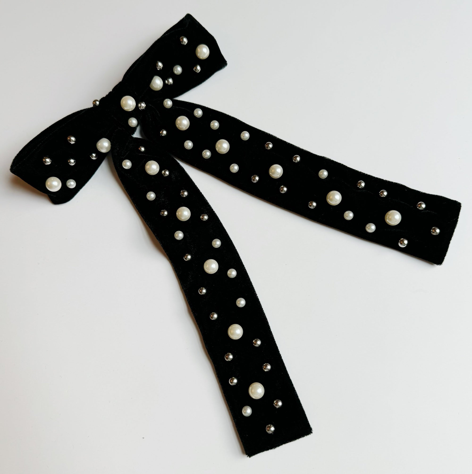 Pearl Throwed Velvet Bow Hair Clip-1