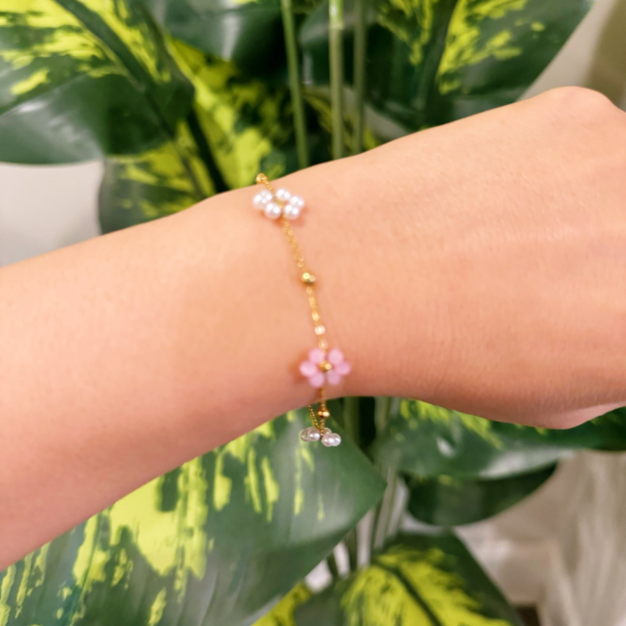 Pearl And Glass Bead Flower Bracelet-3