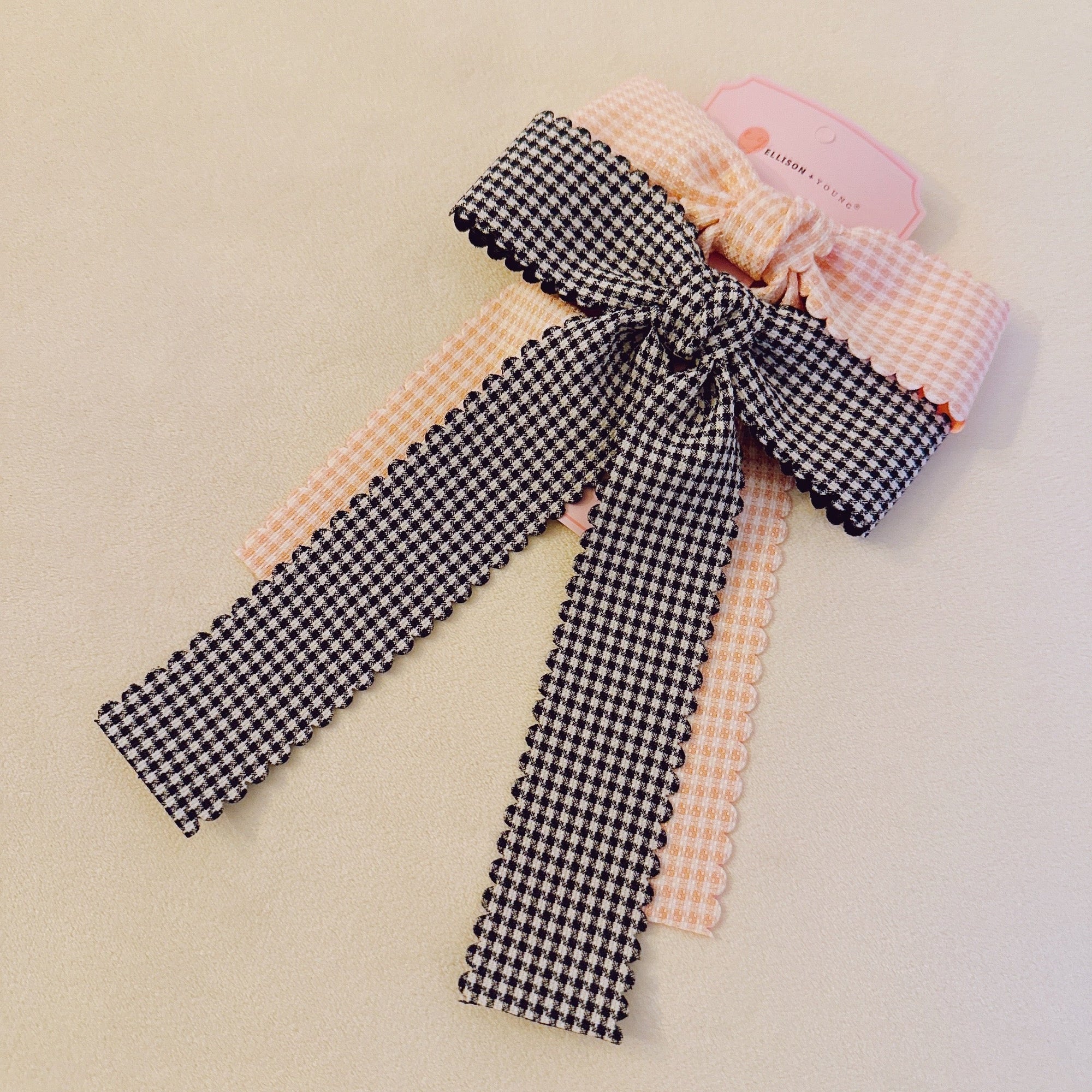 Precious Scallop Edged Bow Hair Clip Set Of 2-2