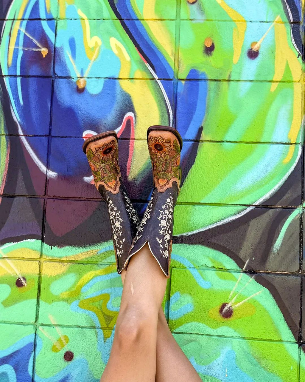 Women's Bulldog Hand Tooled Boots - Sunflowers