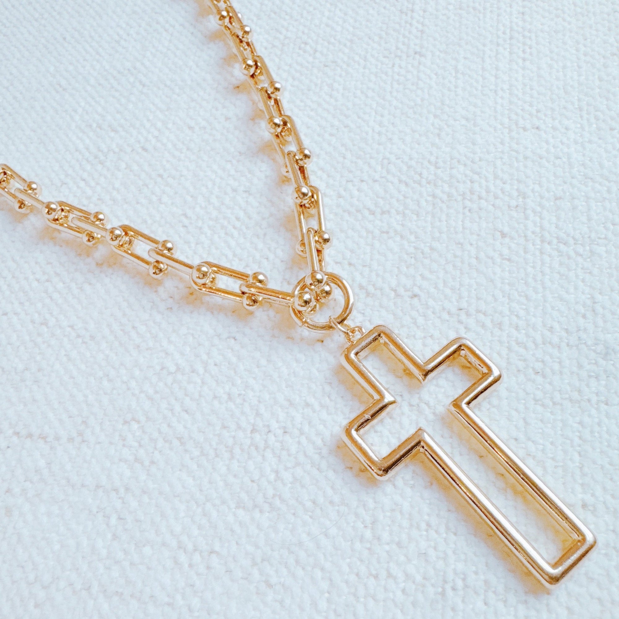 Stylish Cross Pendant U Chain Necklace-1