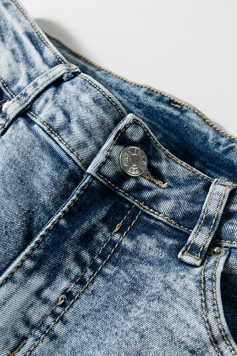 Myosotis High Rise Button Zip Washed Jeans