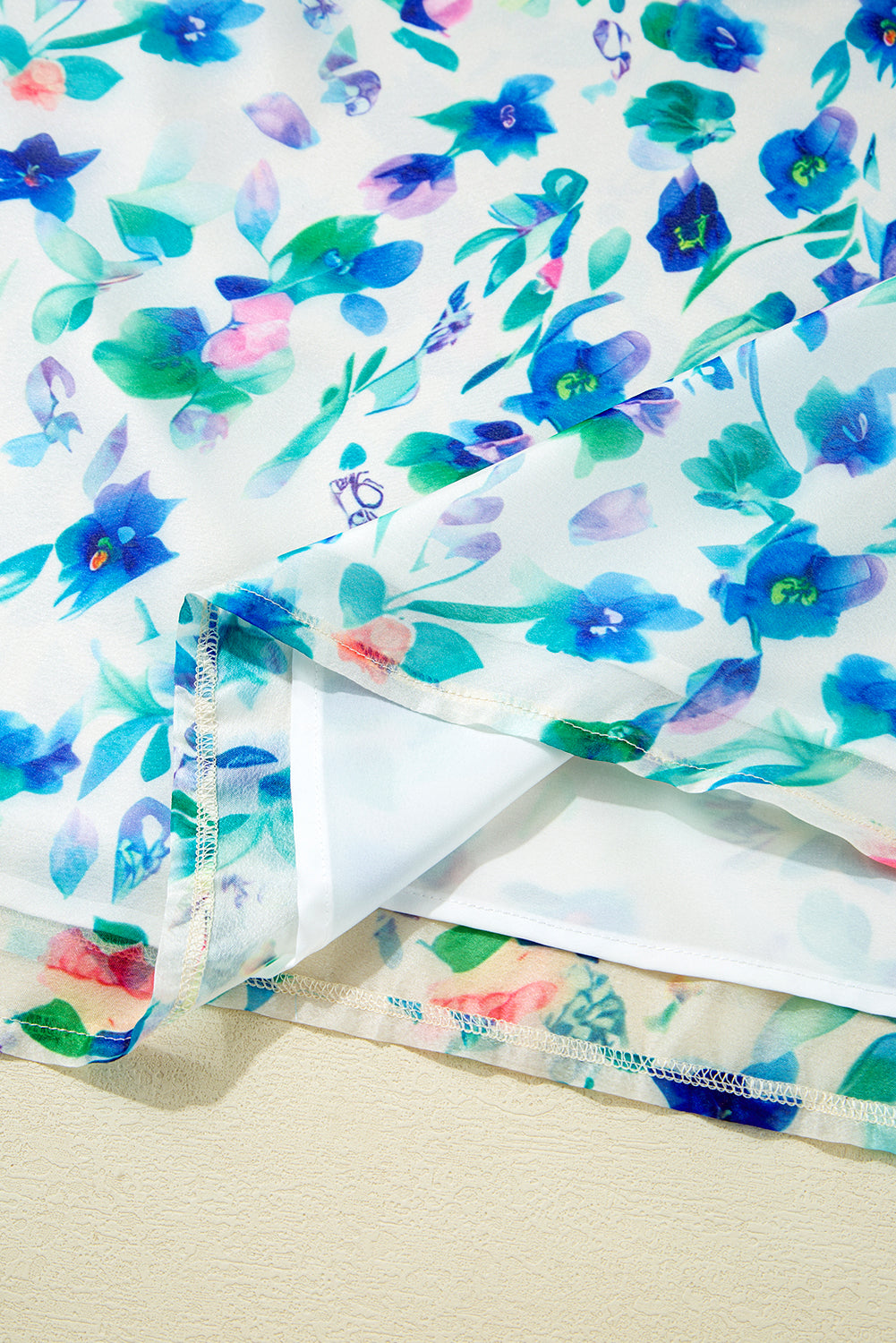 Green Floral Print Pop of Color Split Neck Puff Sleeve Plus Size Blouse