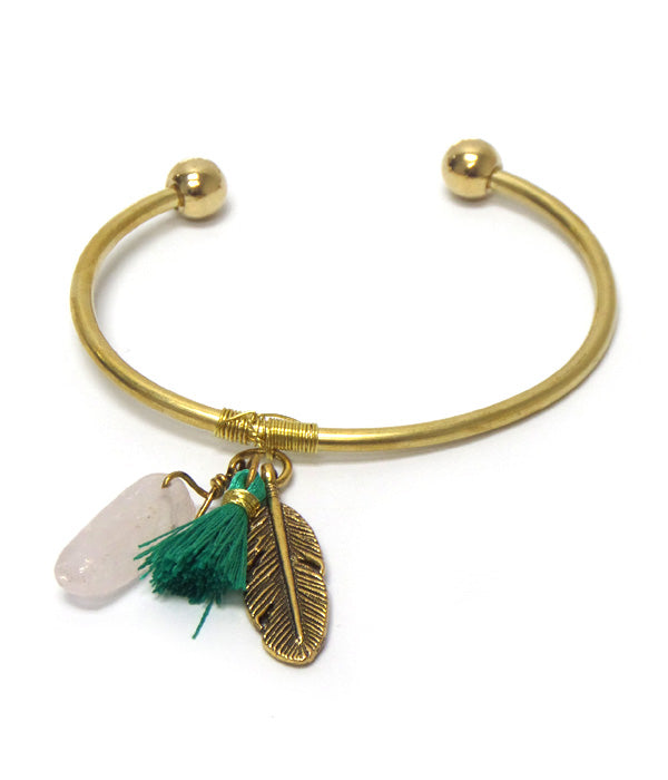 CHARM STONE AND FEATHER METAL BANGLE BRACELET-0