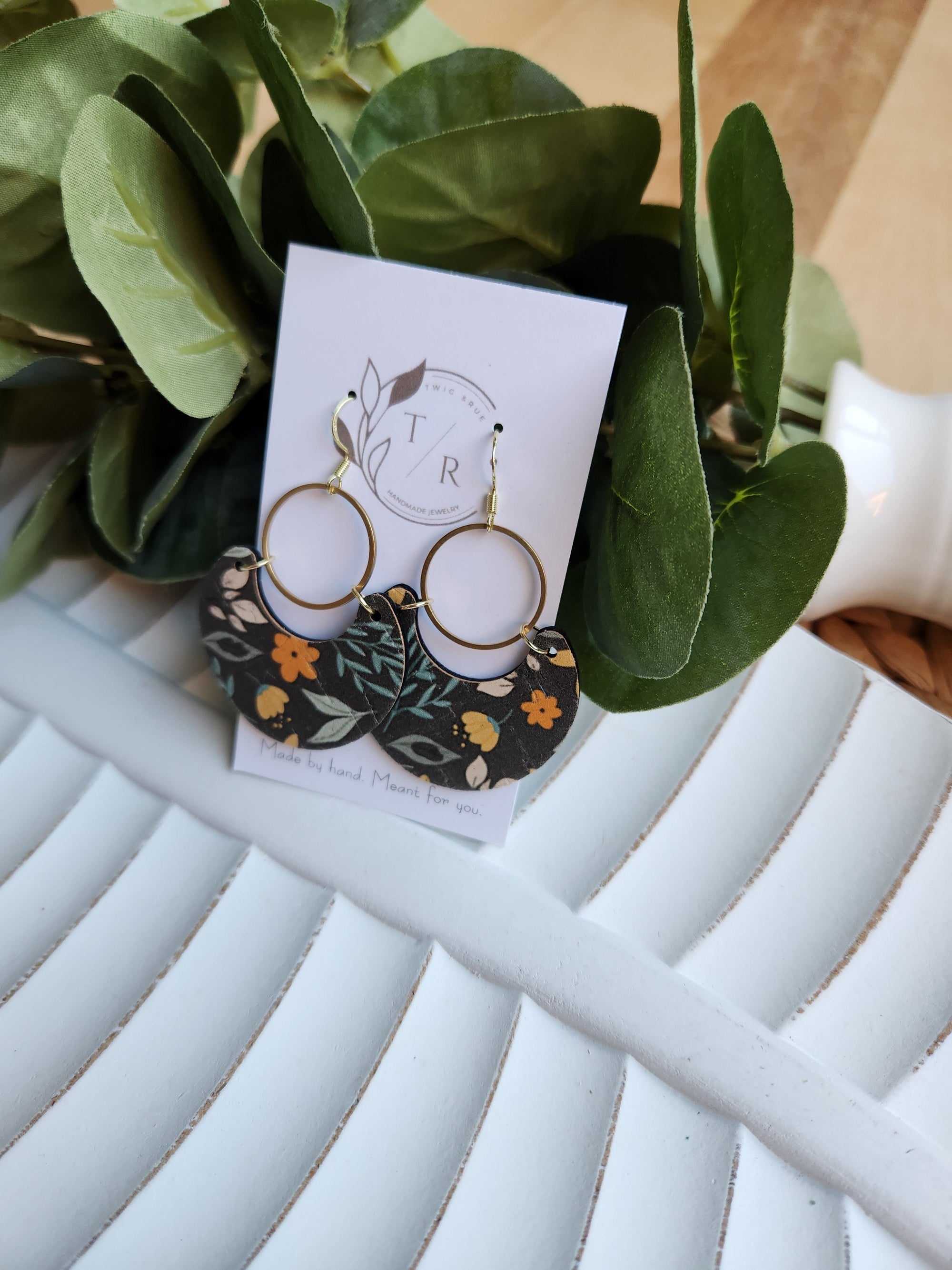 Laurel| Genuine leather arch with circle