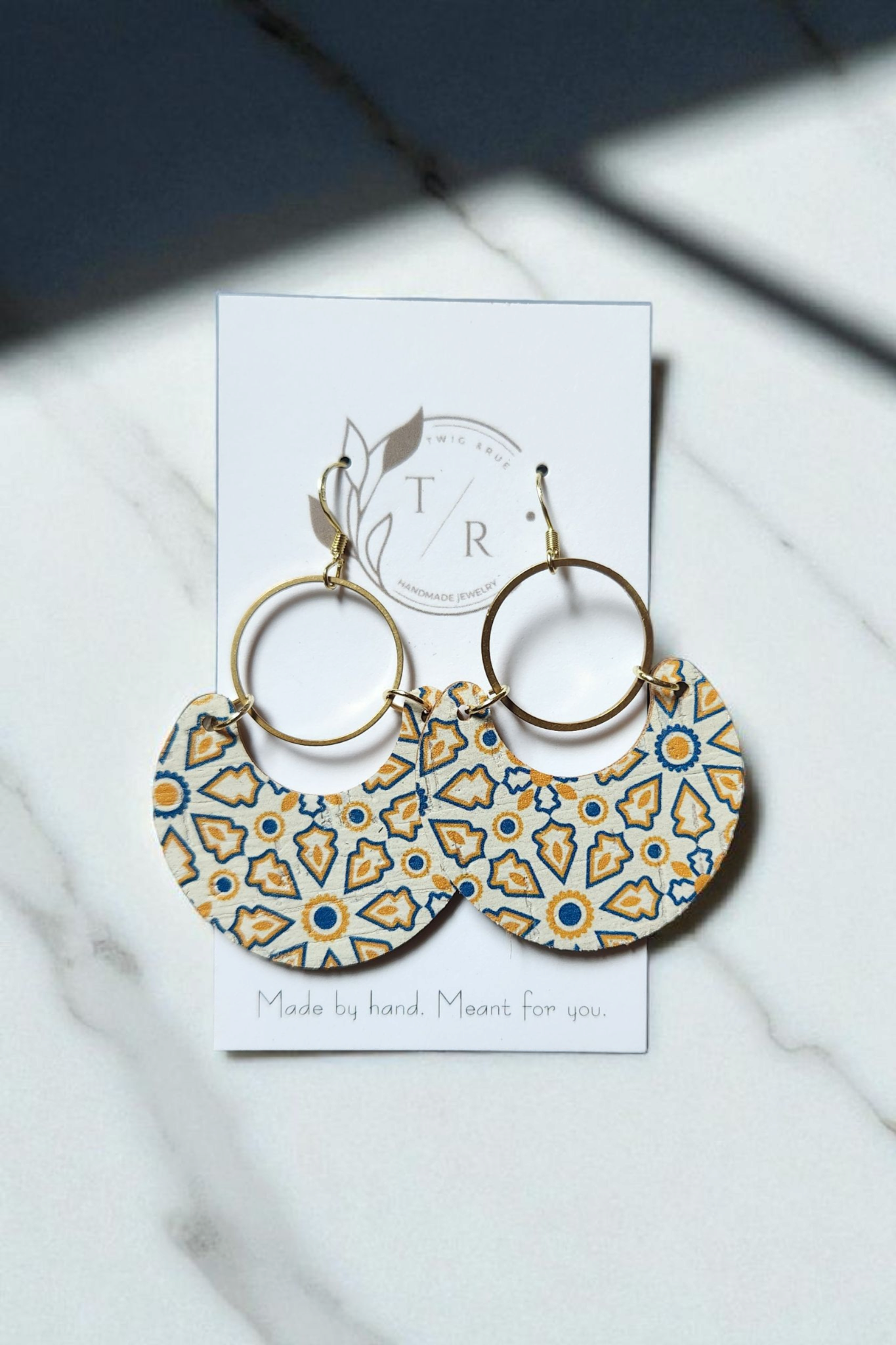 Laurel| Genuine leather arch with circle