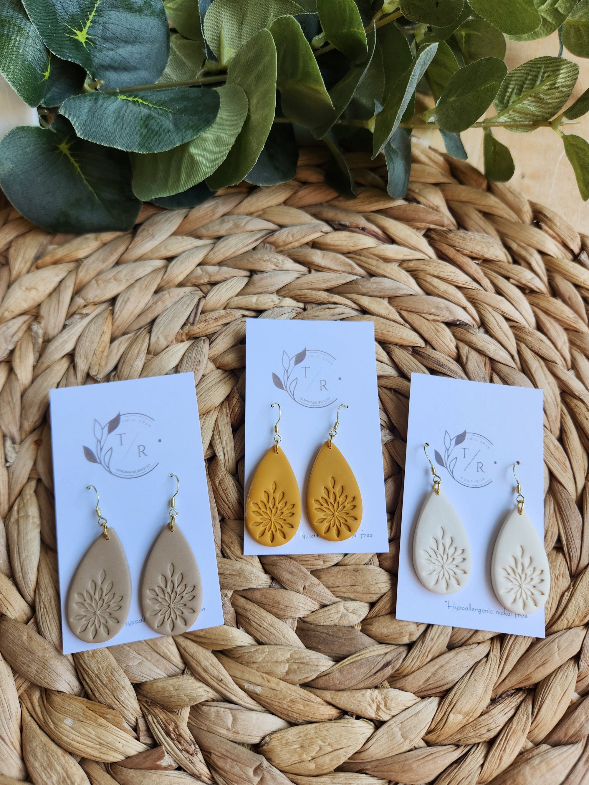 Prim| Clay Embossed Teardrop