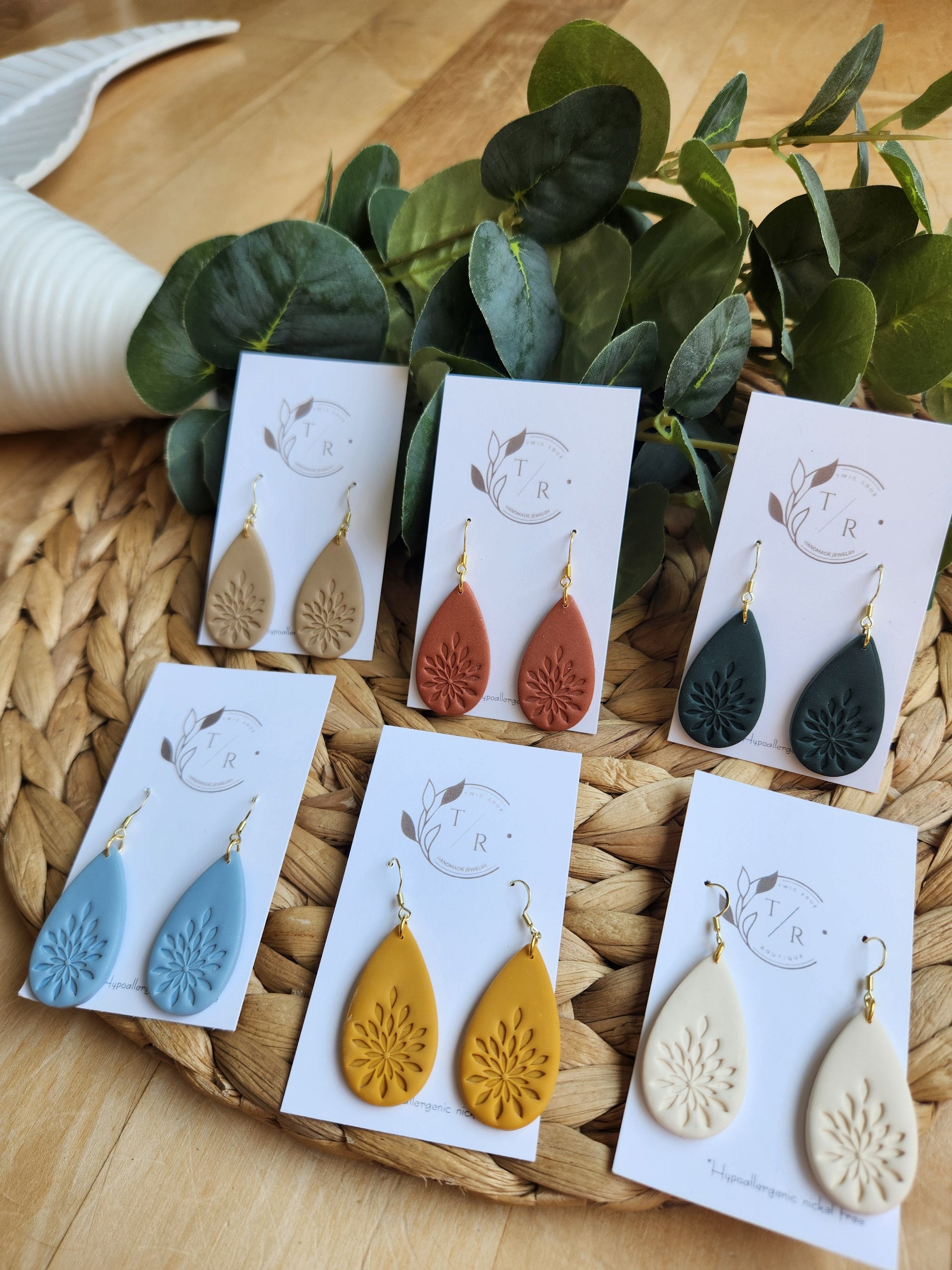 Prim| Clay Embossed Teardrop