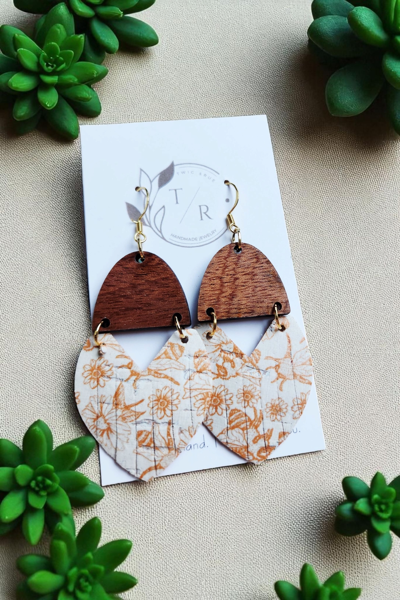 Dylan|Fringe Cork with Wood triangle