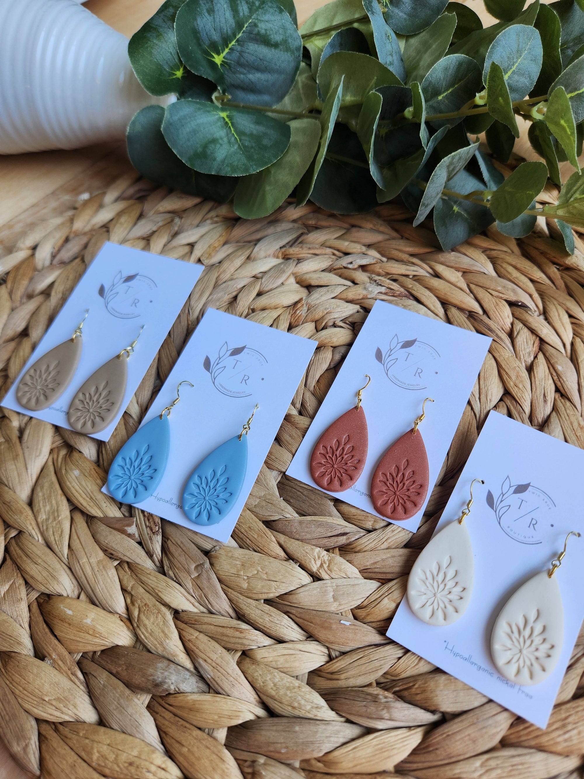 Prim| Clay Embossed Teardrop